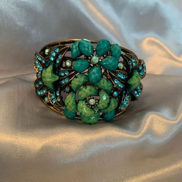 Vintage-Inspired Floral Cuff Bracelet Turquoise - Picture 1 of 10